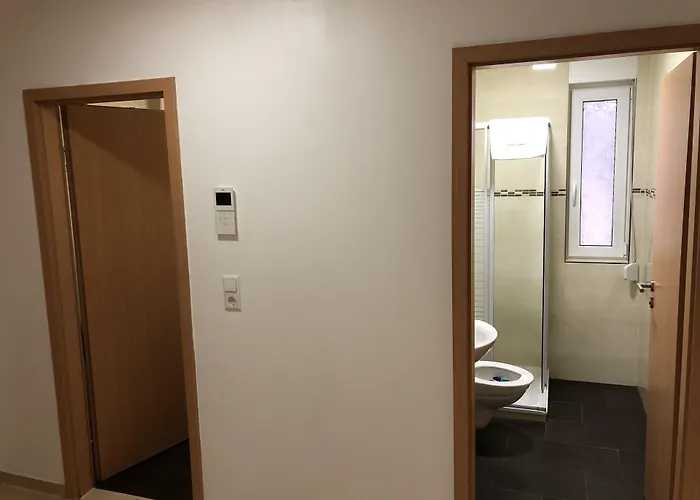 Sahara Falcon 4* Munich