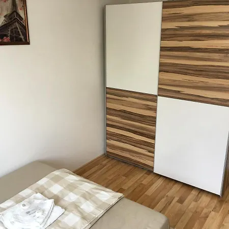Sahara Falcon 3* Munich